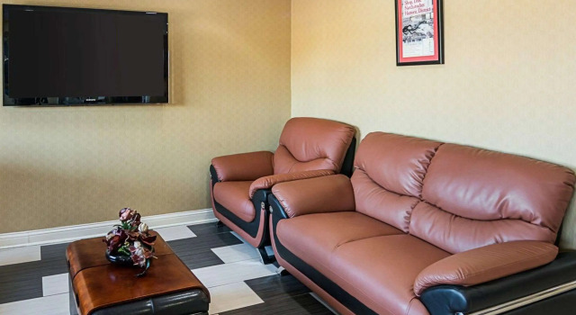 Econo Lodge Inn & Suites Natchitoches