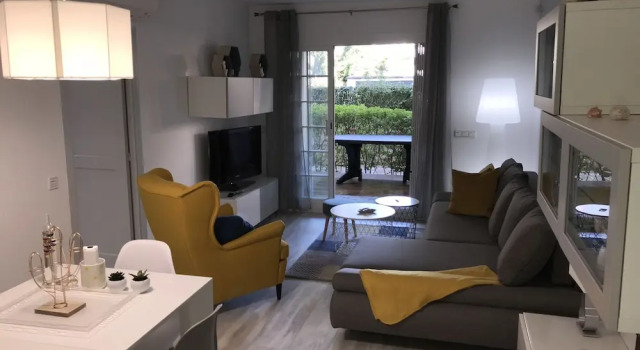 Apartamento Voramar VII Bajos A, Rezerwuj Apartament Hotele w Gironès z parkingiem, Parking