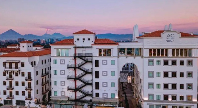 Двухместный номер Deluxe с балконом AC Hotel by Marriott Guatemala City