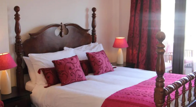 Hostal Avalon, Забронировать Отель Нерха Axarquía