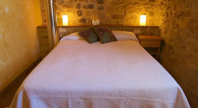 Casa Rural Masia Forn del Vidre, Book Hotel Sant Marti de Llemena Girona