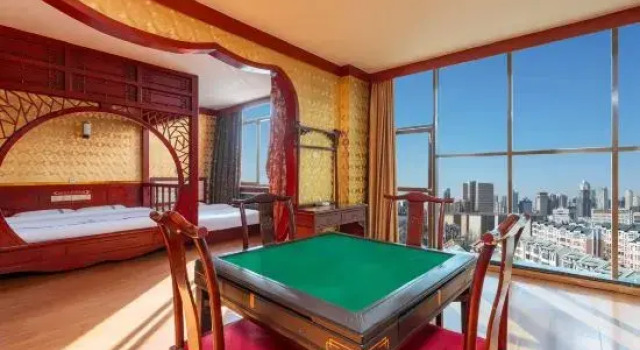 Люкс Deluxe Ordos Zijin Holiday Hotel (Dongsheng Campus Branch of No.1 Middle School)