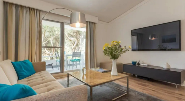 Апартаменты Deluxe Blue&Greens Apartment