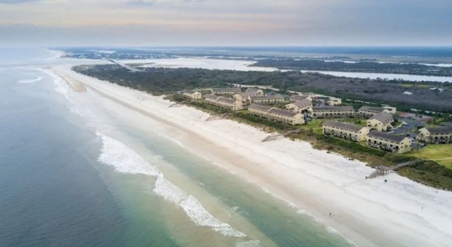 Summerhouse 104: Direct Oceanfront 2 Bedroom Condo, Rezerwuj Apartament Hotele w Saint Augustine Area z basenem, Basen