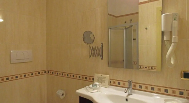 Standard Doppel Zimmer mit Balkon Hotel Akropolis - Museum Hotel