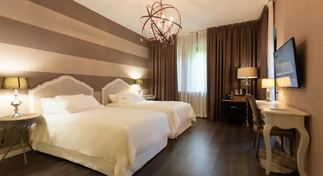 Двухместный номер Deluxe с балконом Like Home Boutique Hotel 3 min, Orio Airport