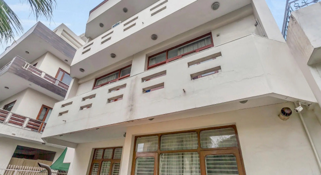 OYO 9071 Comfort Zone Guest House