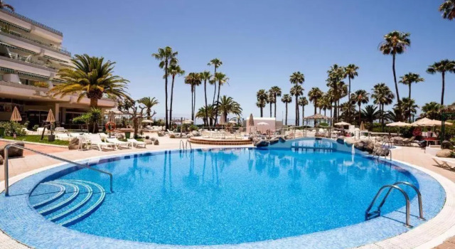 Apartamento Azul 323 en La Caleta, Book Apartment Hotels in Tenerife with Parking, Parking