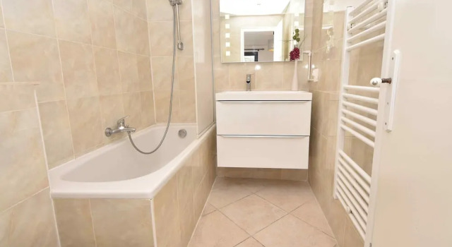 Апартаменты Modern 3 Bedroom 3 Bathroom Apartment for Rent Near Cannes Old Town Walking Distance to Palais - 2000