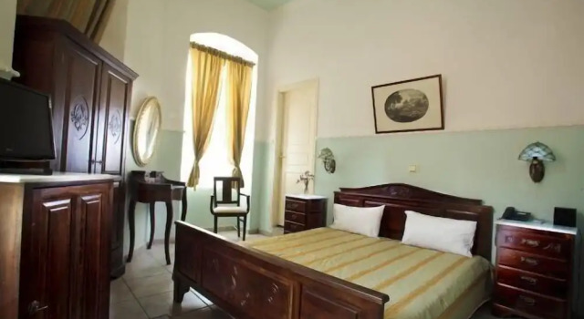 Monte Kristo Hotel