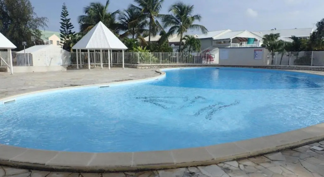 Appartement vue sur le Golf Marina de Saint François, Rezerwuj Apartament Hotele w Grande-Terre z basenem, Basen
