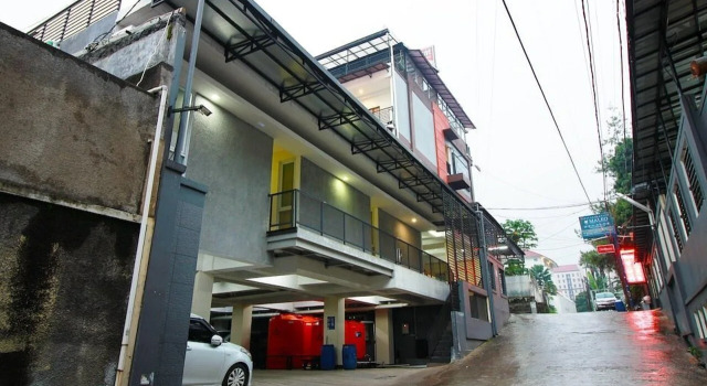 Oyo 230 Maleo Residence, Book Hotel Sukajadi 