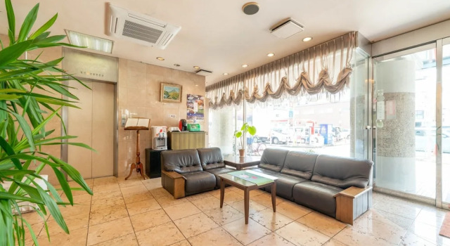Business Hotel Nishiura Yokkaichi, Boek Hotel Hotels in Tokai met parkeren, Parkeren