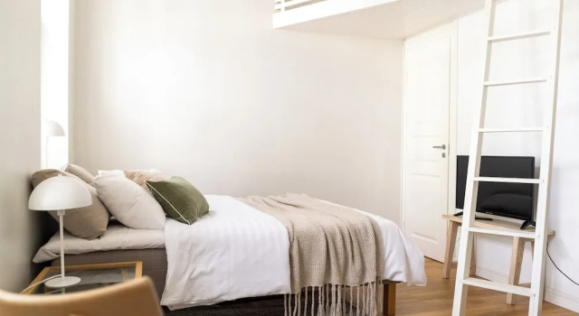 Апартаменты A bright wooden studio for four