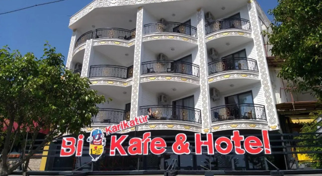 Karikatur Bi Hotel