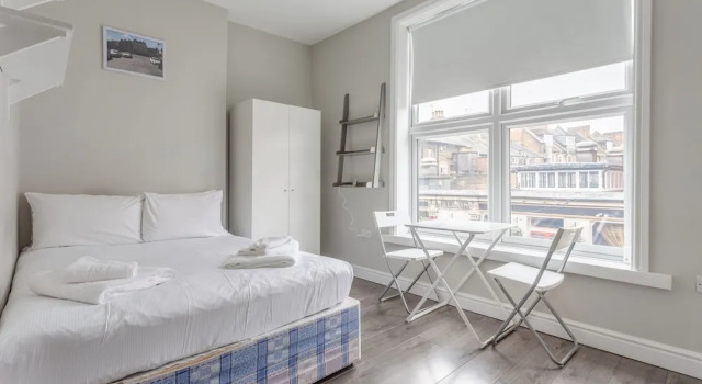 Spacious and Modern Studio Near Finsbury Park, Забронировать Отель Отели Англии 3 звезды, 3*