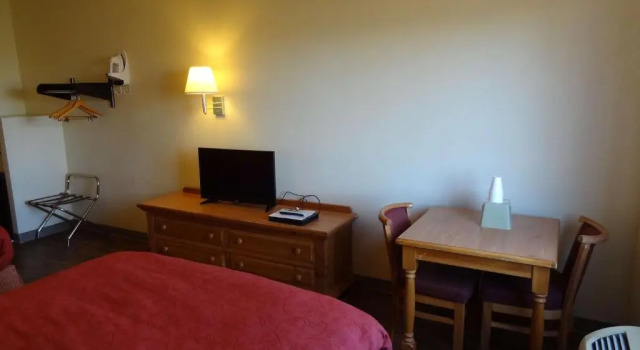 Номер Standard Motel 6 Portland, IN