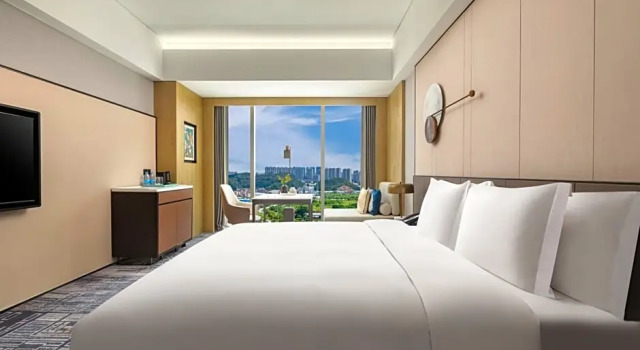 Номер Standard Crowne Plaza Jiangmen Binjiang by IHG
