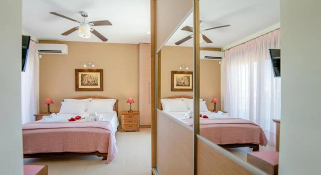 Villa The Palm, Beach & Airport closeby - POOL, Забронировать Вилла Маркопулон Месойеас 