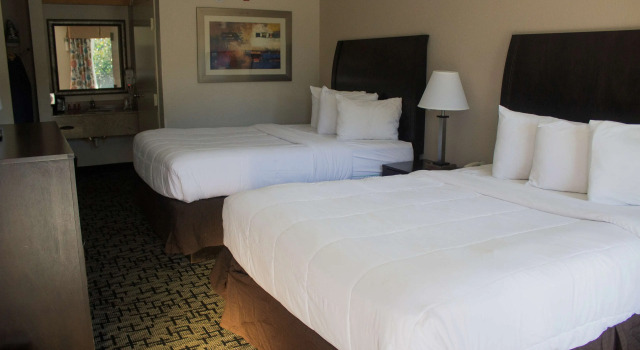 Четырёхместный номер Standard SureStay Hotel by Best Western North Myrtle Beach