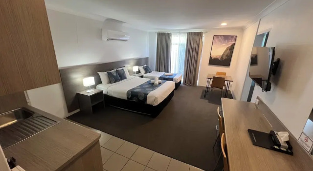 Семейный люкс c 1 комнатой Adelong Motel