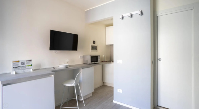 Italianway - The B Village Superior - 40, Забронировать Отель Милан Ломбардия, рядом с Colonne di San Lorenzo