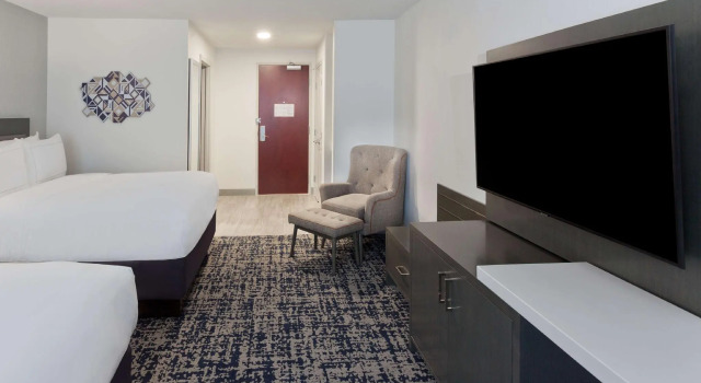 Standard Vierer Zimmer Doubletree By Hilton Dothan, Al