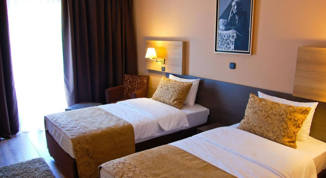 Hotel Hill, Buchen Sie Hotel Jagodina Zentralserbien