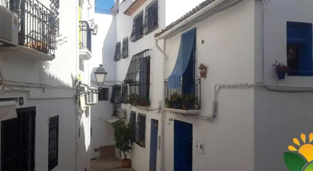 Casa la Rana Charming Townhouse near the beach