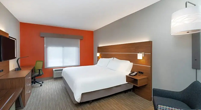 Двухместный номер Standard c 1 комнатой Holiday Inn Express & Suites Tell City by IHG