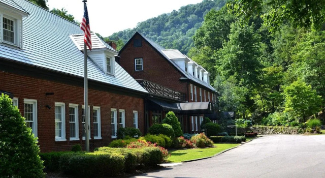 Historic Tapoco Lodge Resort, Rezerwuj Ośrodek wypoczynkowy Robbinsville 