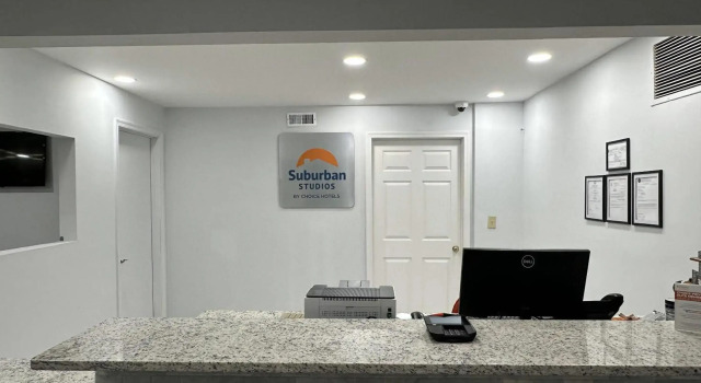 Suburban Studios Newport News – Hampton, Varaa Hotelli Hotellit Minnesota pysäköinnillä, Pysäköinti