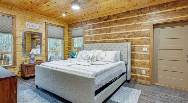 Close to Hiking & Attractions: Smoky Mtn Cabin