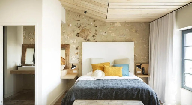 Le 19-21 - Un amour dhotel, Book Hotel Leucate Corbières
