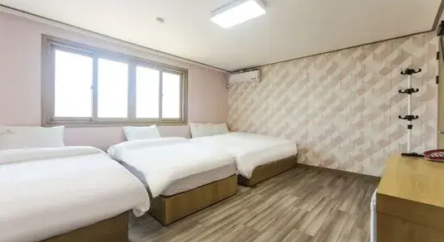 Номер Standard Elysee Hotel