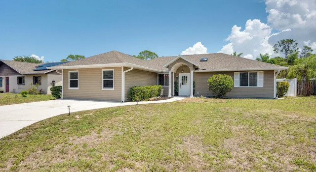 Коттедж Chic Bonita Springs Vacation Rental, 6 Mi to Beach