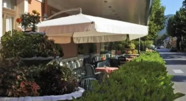 Elvira, Varaa Hotelli Hotellit Ciociaria pysäköinnillä, Pysäköinti