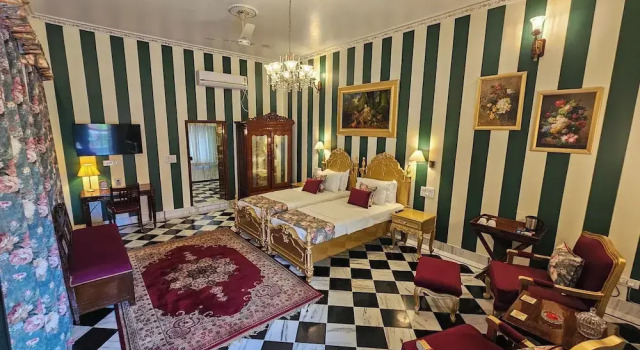Двухместный номер Luxury с балконом Cavalry Villa bikaner