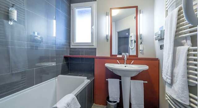 Номер Standard Best Western Plus Hôtel Gergovie