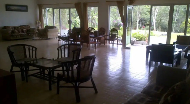 VILLA AKIRA, Mountain View Getaway