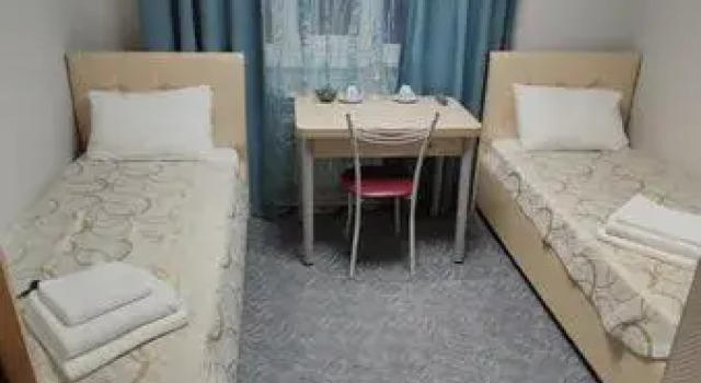 Pilot, Rezerwuj Hotel Tarko-Sale 