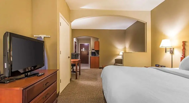 Двухместный номер Standard Quality Suites New Iberia