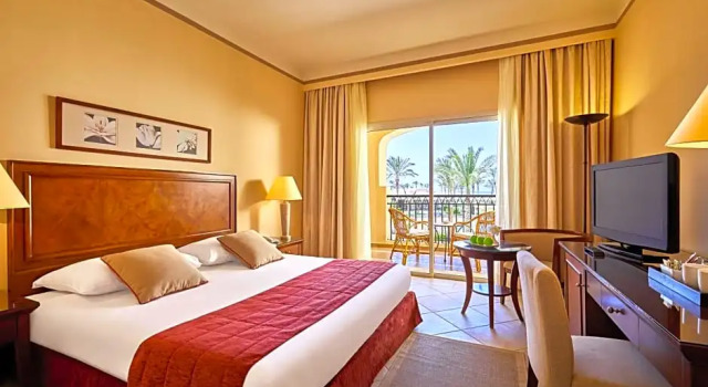 Двухместный номер Superior с видом на сад JAZ Almaza Beach Resort, Almaza Bay