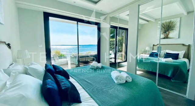 Апартаменты ADRIANA by Terry's Homes WATERFRONT SEAVIEW BEACH