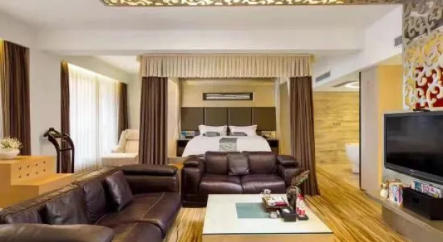 Люкс Executive с видом на город Heaven-sent Plaza Hotel Zhanjiang