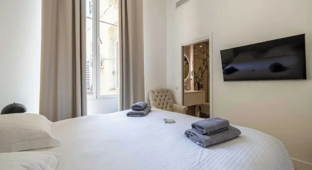 Luxury Renovated 4-room Apartment - rue Hoche - Bourgeois Building, Забронировать Апартаменты/квартира Отели Канн с парковкой, рядом с Le Croisette Casino Barriere de Cannes, Парковка