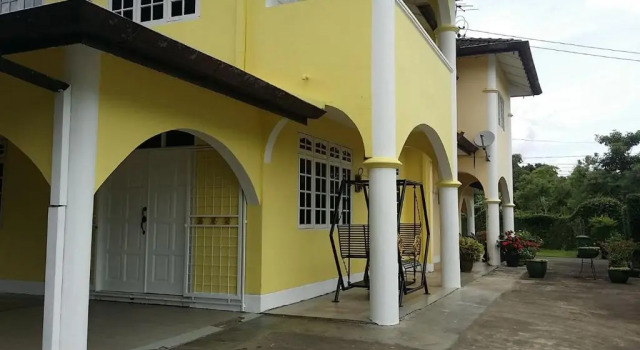Коттедж Homestay Petrajaya Kuching