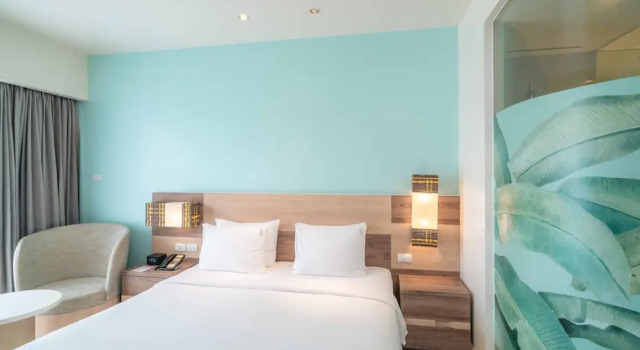 Двухместный номер Standard с видом на бассейн Holiday Inn Express Phuket Patong Beach Central by IHG