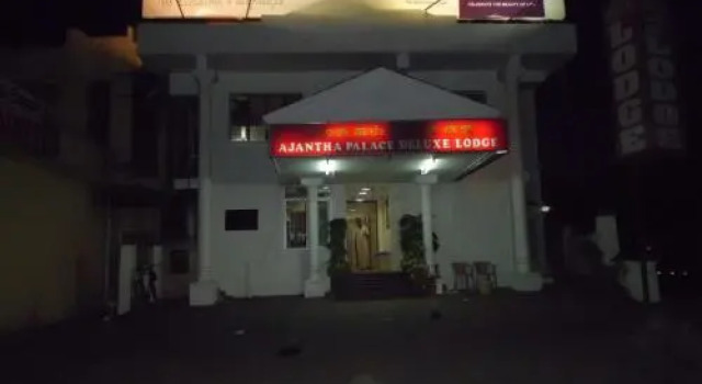 Hotel Ajantha Palace, Varaa Hotelli Hotellit Bangalore pysäköinnillä, Pysäköinti