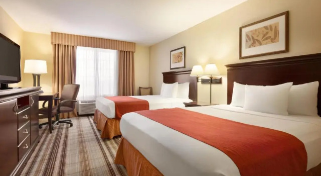 Четырёхместный номер Standard Country Inn & Suites by Radisson, Lexington, VA